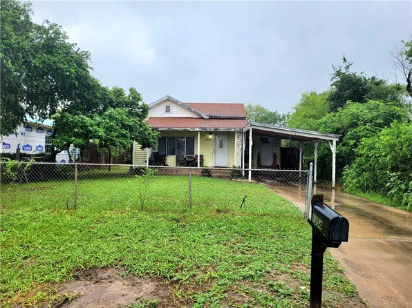 1304 E Richard Ave, Kingsville, TX 78363