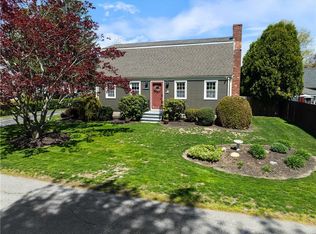 43 Academy Ave, Bristol, RI 02809