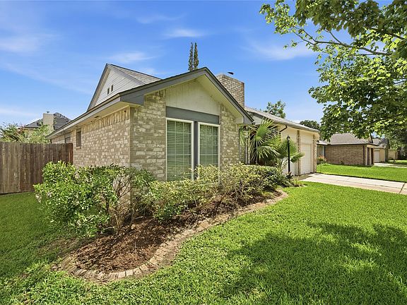 2nd image of 16926 Applecross Ln