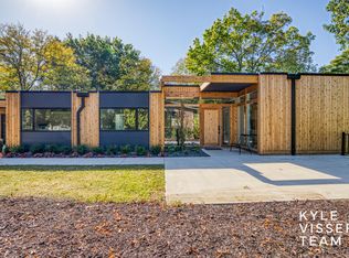2645 Capilano Dr SE, Grand Rapids, MI 49546