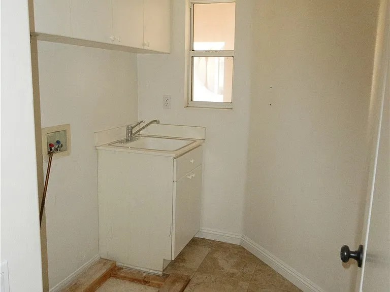 8616 E Silver Ridge Ln — Photo 29