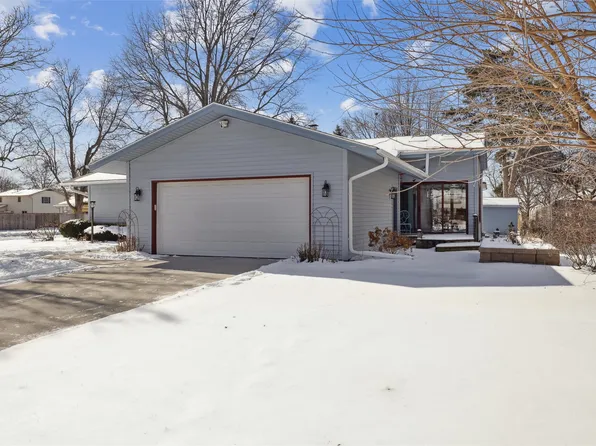 4300 74th St, Urbandale, IA 50322