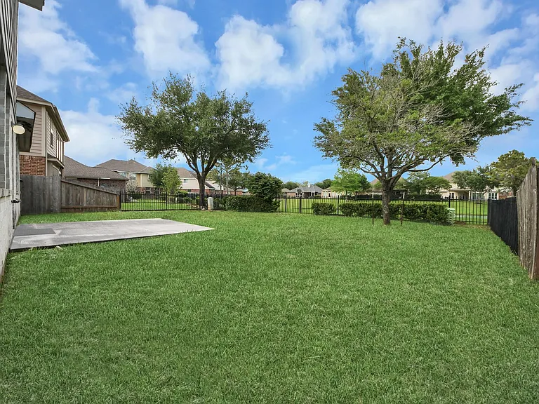 13127 Barn Course Dr — Photo 2