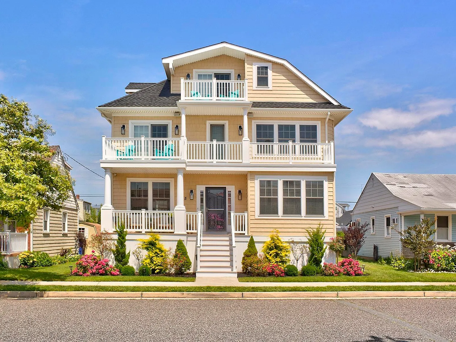 5 bed, 4.0 bath, $2,775 — Photo 1