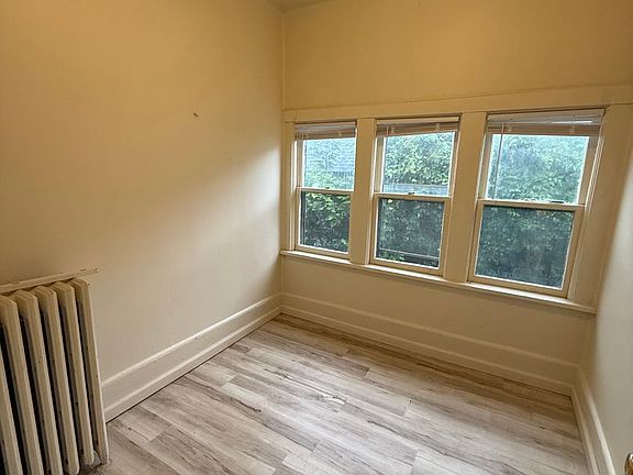 4th image of 1083 Randolph Ave
