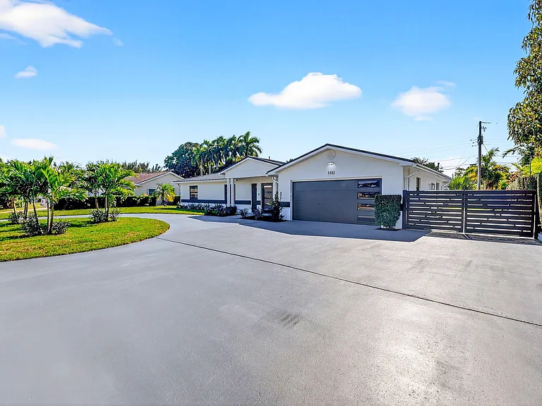 1410 Beta Ct N — Photo 7