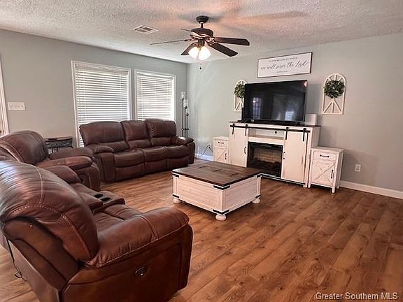 5th image of 217 Summerwood Dr