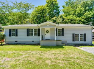 400 N G St, Lenoir City, TN 37771