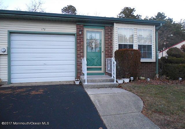 1st image of 17B Maplewood Dr #52