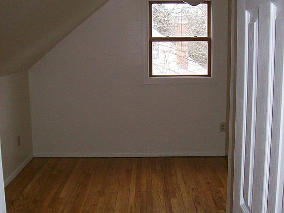 Upstairs bedroom 2