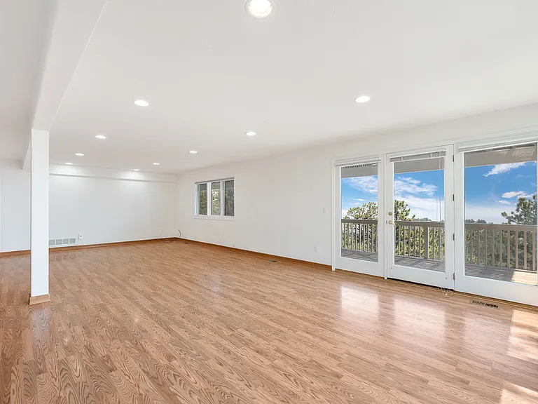 1281 Peakview Cir — Photo 21