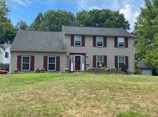 5330 Strawflower Dr, North Syracuse, NY 13212