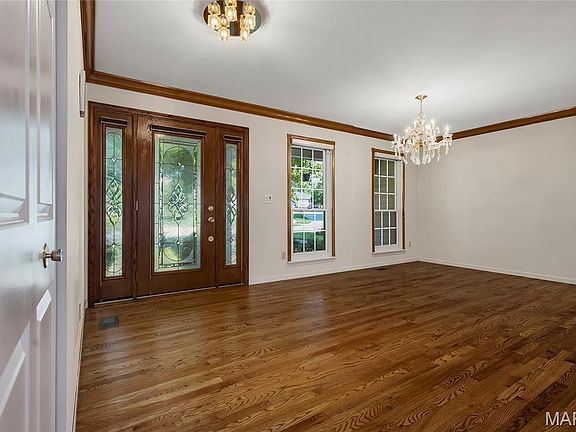 3rd image of 602 Rainbow Circle Ct