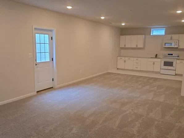 11 Brooks Nolen Way, Owings Mills, MD 21117