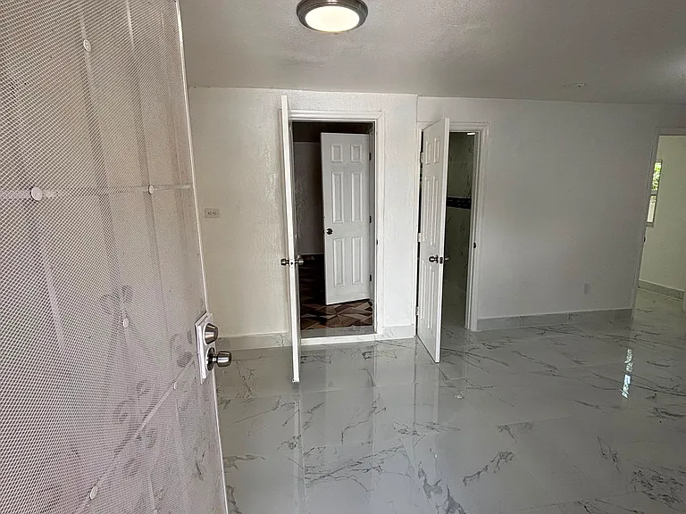 1250 NW 192nd Ter — Photo 3