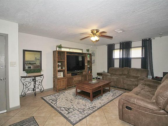 2nd image of 515 Blanton Pl
