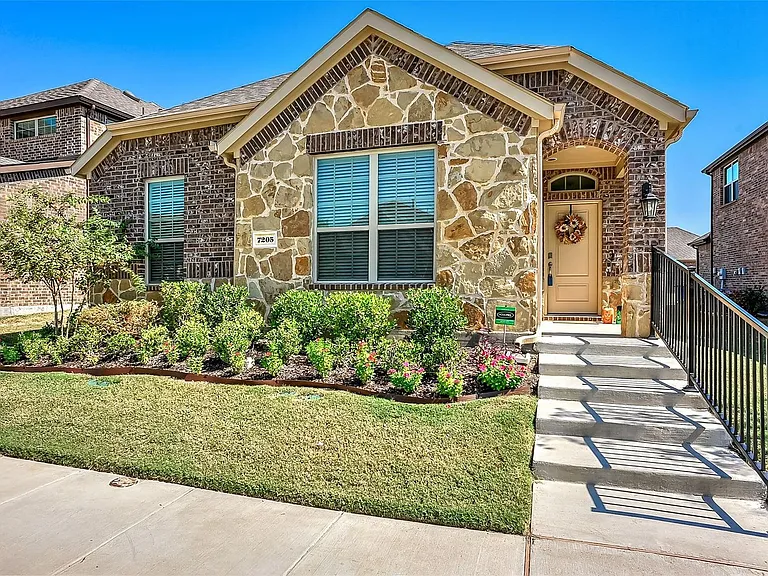 7205 Windy Meadow Dr — Photo 3