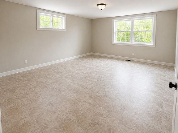 5th image of 944 Hurtt Rd