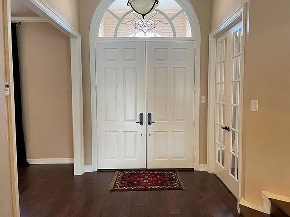 2nd image of 3606 Wooded Creek Cir