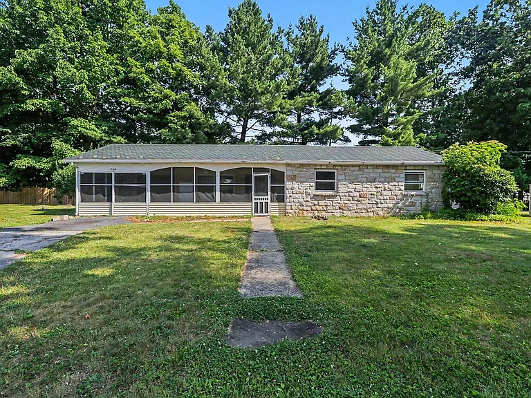 7610 Grove Ave — Photo 2