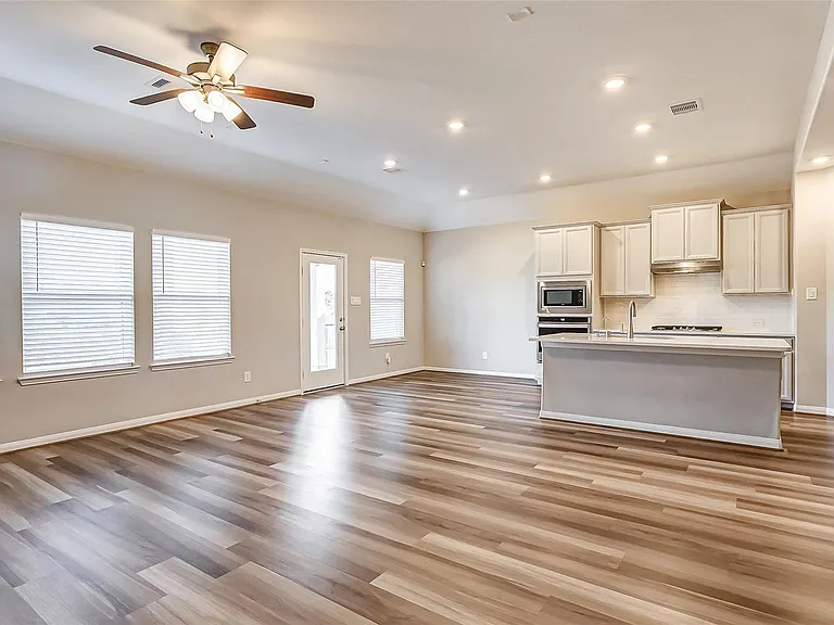 2165 Woodland Pine Dr — Photo 31