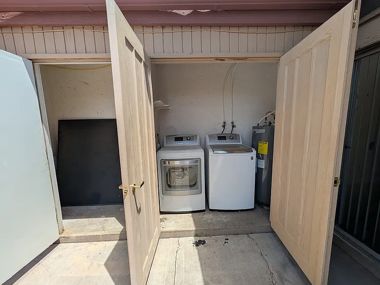 624 N Santa Barbara #3 — Photo 18