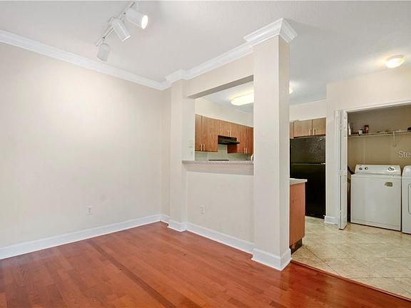 4th image of 206 E South St Unit 6017