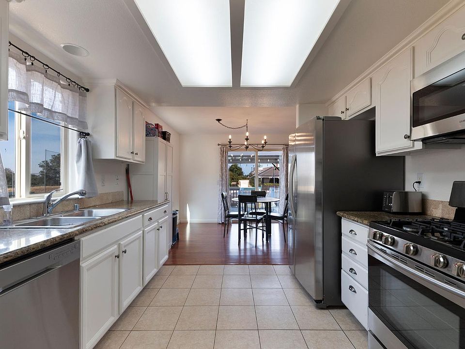 1st image of 90 Westview Dr
