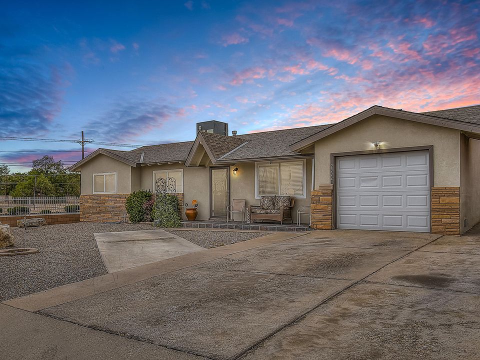 1st image of 2932 Hermosa Dr NE