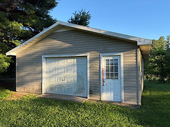 4th image of 3446 Southmeade Dr