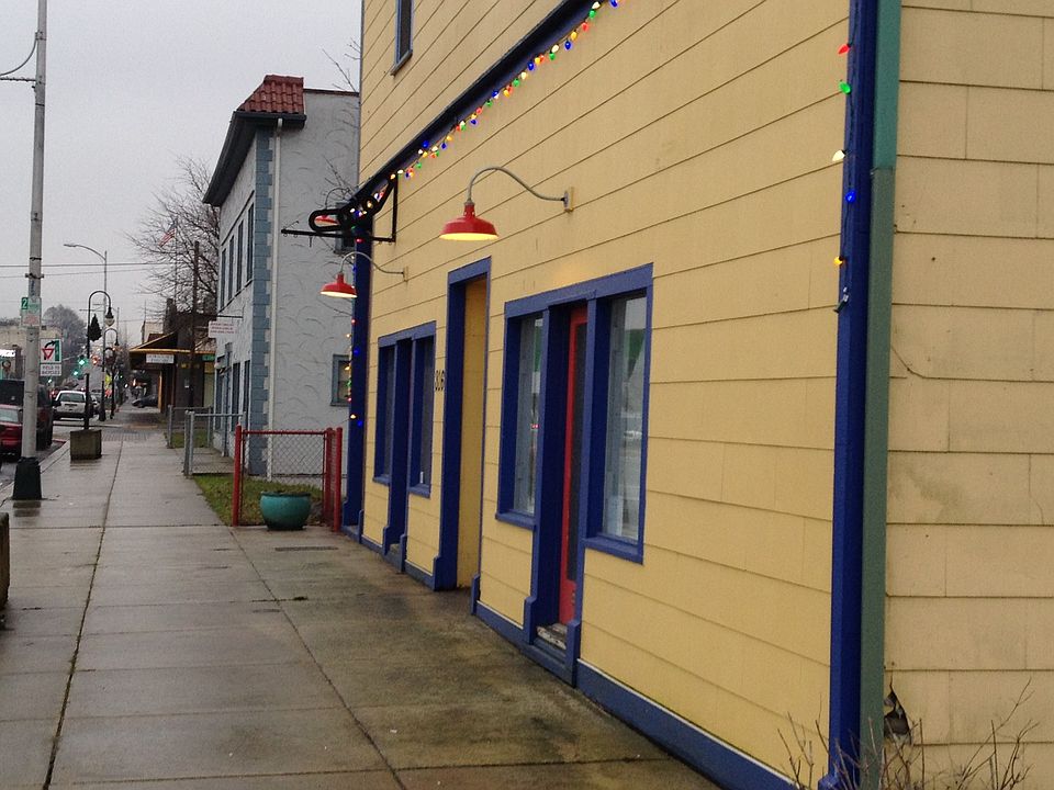 1st image of 314 W 1st St
