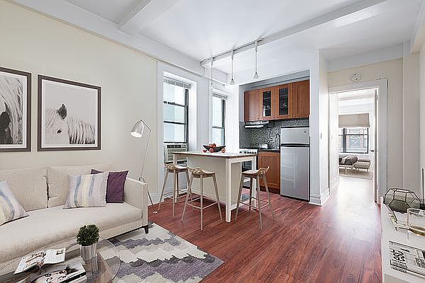 1st image of 116 W 72nd St APT 7D