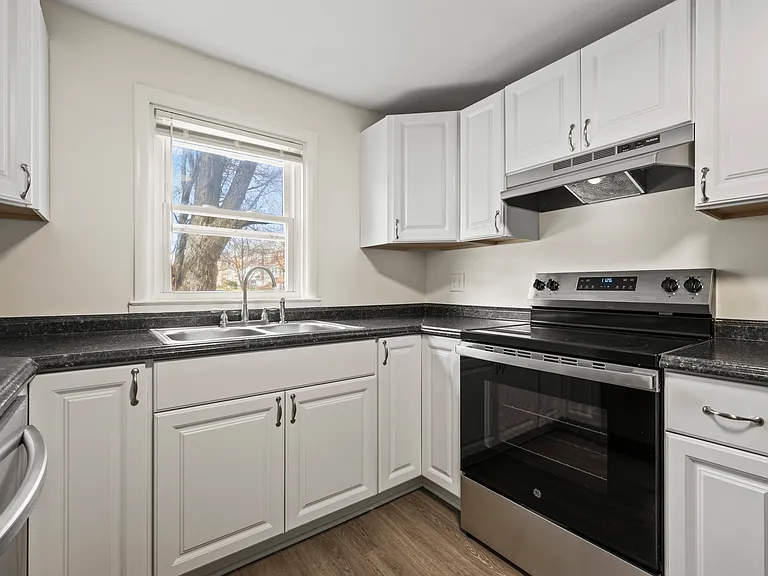 9432 Lyons Mill Rd — Photo 2