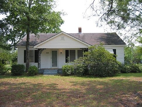 4th image of 306 Broad St