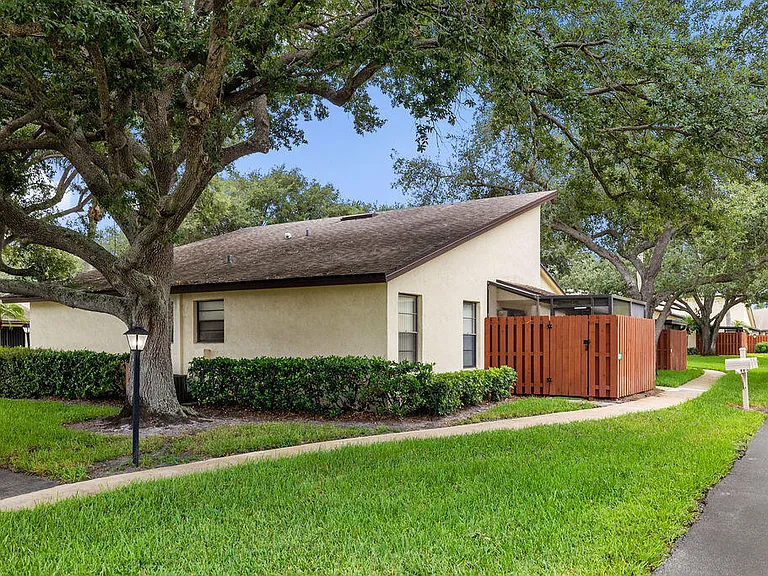 8019 SE Villa Cir — Photo 29