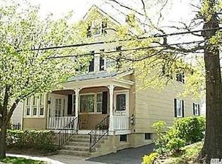 30 N Maryland Ave, Port Washington, NY 11050