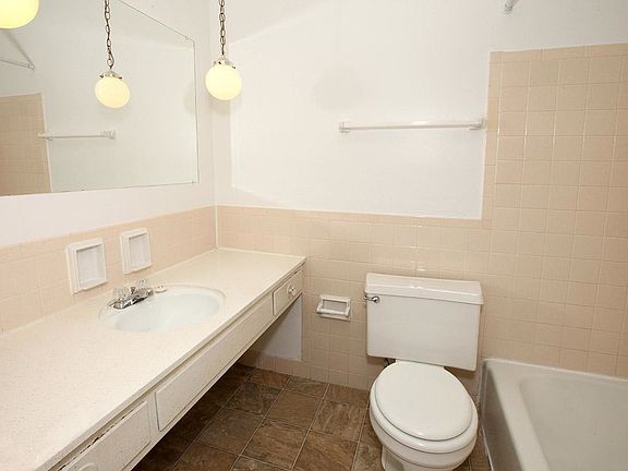 4th image of 5303 Turtle Creek East Dr APT 2