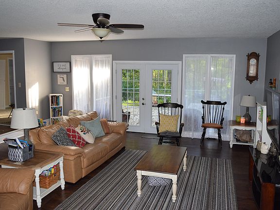 4th image of 2286 LAUREL GROVE Lane