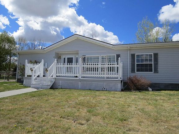2nd image of 8 Gardens North Dr