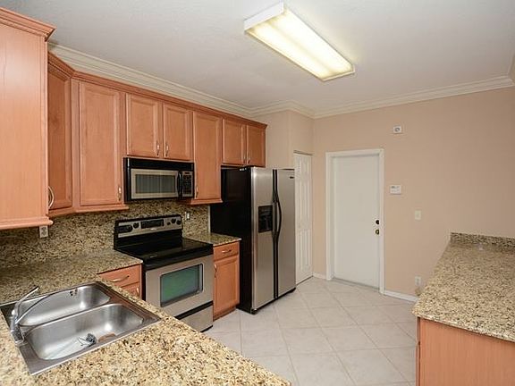 4th image of 2590 Cordoba Bnd