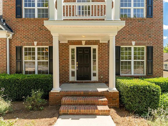 3rd image of 7273 Willowbrook Dr