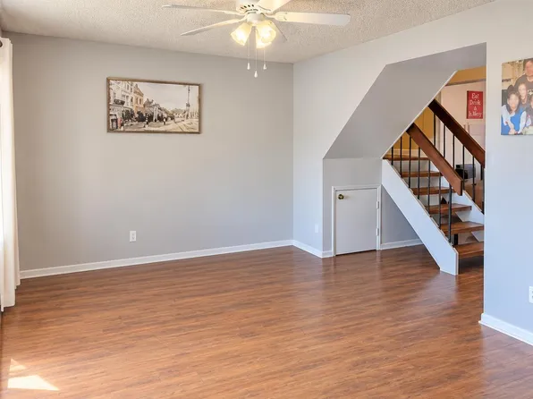 5205 Gibbons Dr, Carmichael, CA 95608