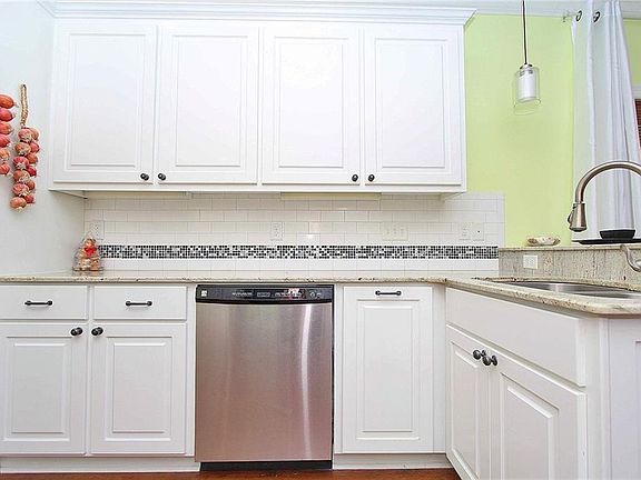 3rd image of 5818 Hannah Dr