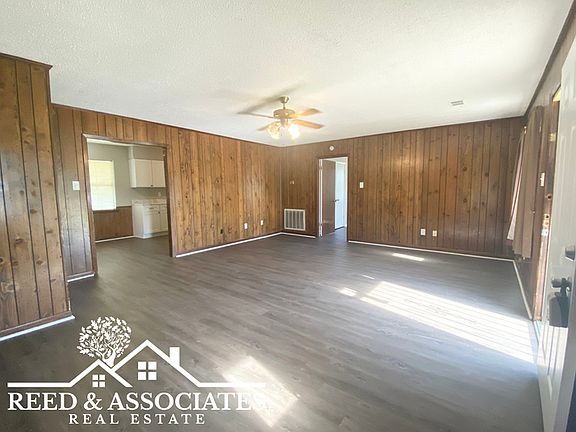 3rd image of 196 Colonial Dr