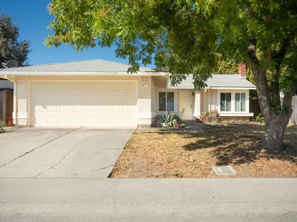 2877 Aquino Dr, Sacramento, CA 95833