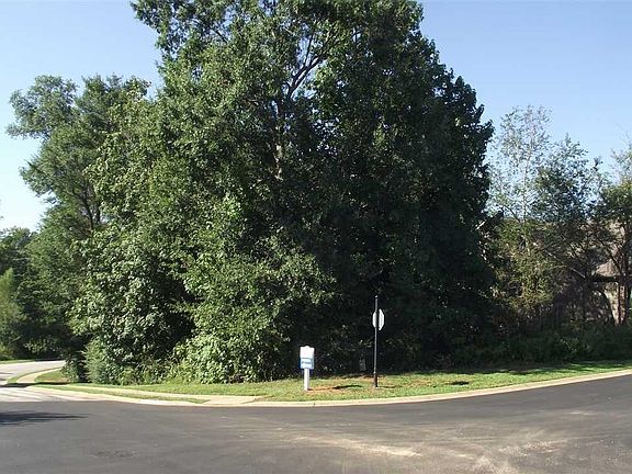 2nd image of Quiet Creek Ct