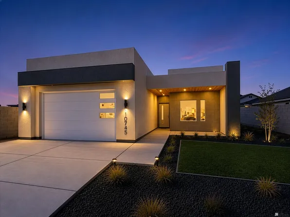 10745 E 45th St, Yuma, AZ 85367