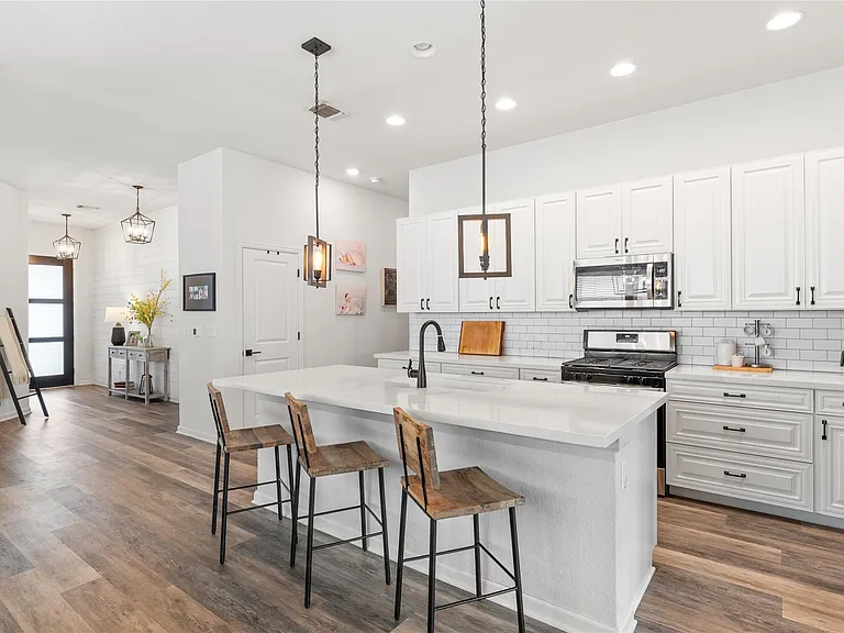 8317 Bestride Bnd — Photo 6