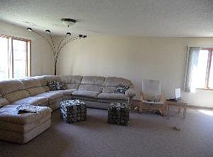 3rd image of 747 Crestview Dr N