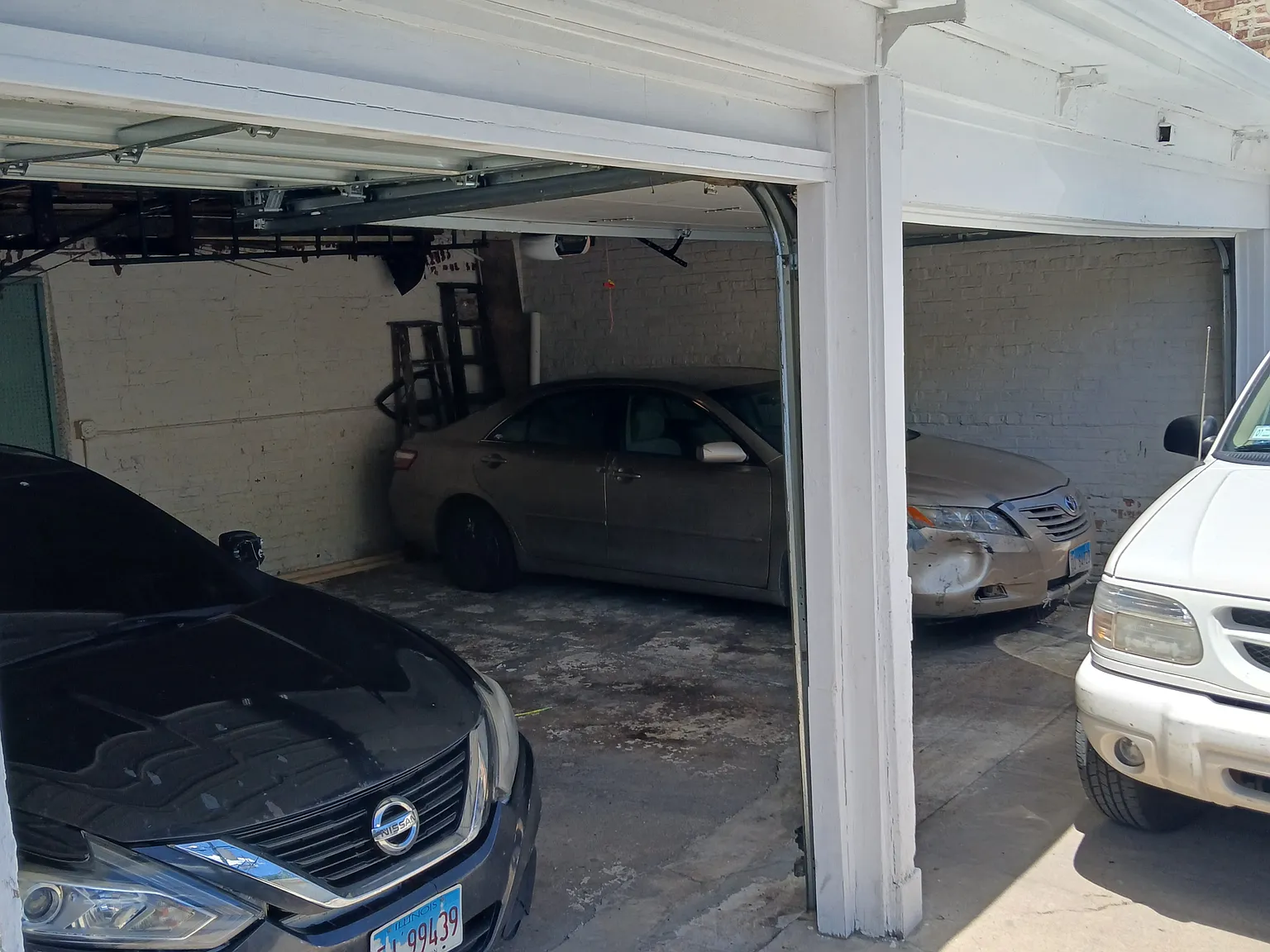 5017 N Springfield Ave — Photo 3